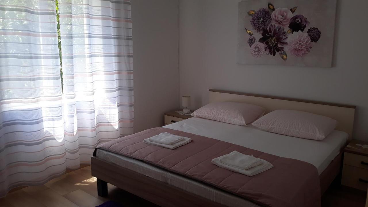 Mini Apartment Petra - Rooms Purple & Green With Kitchen And Garden Дубровник Екстер'єр фото