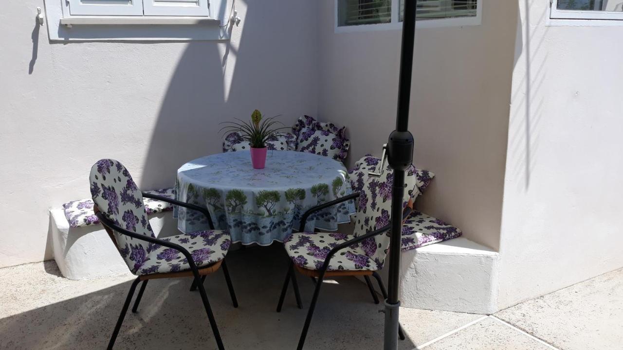 Mini Apartment Petra - Rooms Purple & Green With Kitchen And Garden Дубровник Екстер'єр фото