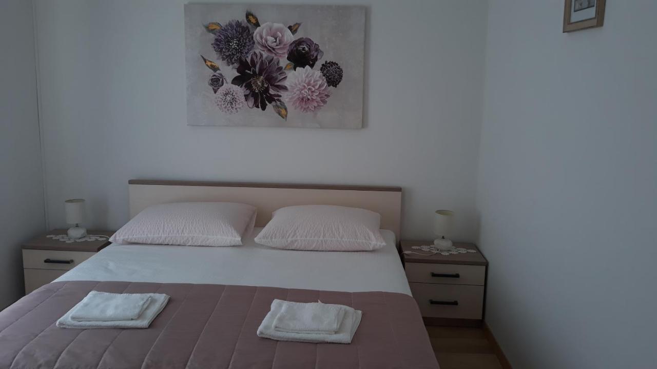 Mini Apartment Petra - Rooms Purple & Green With Kitchen And Garden Дубровник Екстер'єр фото