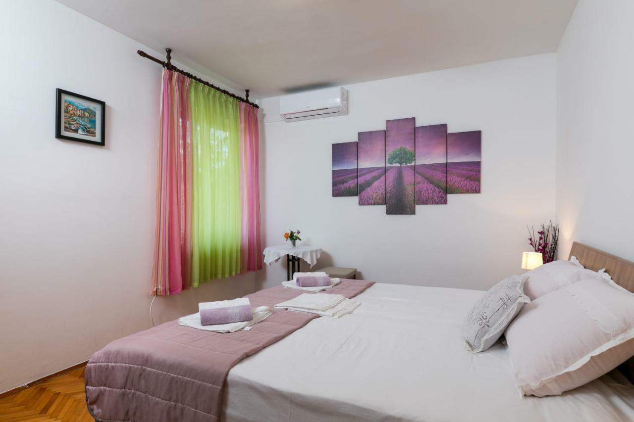 Mini Apartment Petra - Rooms Purple & Green With Kitchen And Garden Дубровник Екстер'єр фото