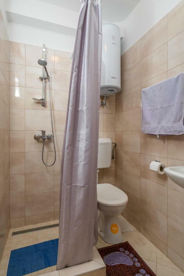 Mini Apartment Petra - Rooms Purple & Green With Kitchen And Garden Дубровник Екстер'єр фото